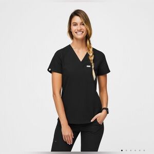 FIGS Black Catarina - One-Pocket Scrub Top